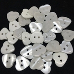 300pcs / lot 12X13mm Pearl White Coração brilhante de resina Botões 2 Furos bebê costura Acessórios Scrapbooking Confecção de Cartões Embellishments