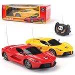 1PC 01:24 2 Canais Controle Remoto Sports Toy Car para Crianças cor aleatória