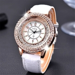 Assista elegante com diamante Decor Quicksand Dial couro Presentes Quartz Relógios de pulso para o aniversário Mulher