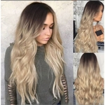 Europeus e americanos New Mid-Length Curly Branqueamento cabelo e tingimento Gradiente ouro feminina Cos Cabelo Comprido Chemical Fiber alta Silk Temperatura