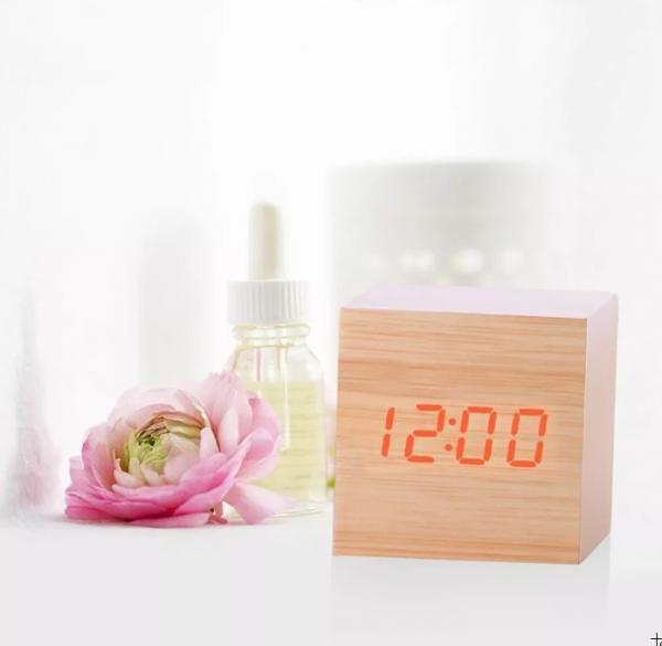 Mini Relógio Estilo Madeira Digital com Alarme Temperatura - Wooden Clock