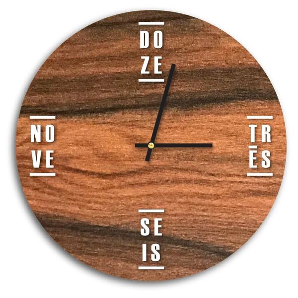 Relógio de Parede Decorativo Premium Amadeirado com Palavras em Relevo Branco - Prego e Martelo