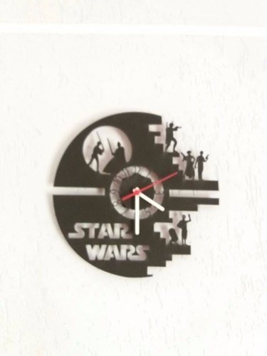 Relógio de Parede Stars Wars em Mdf