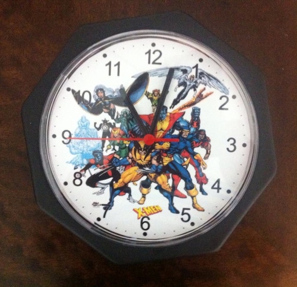 Relógio de Parede Super Herói Marvel Tempestade Jean Vampira - Artesanato