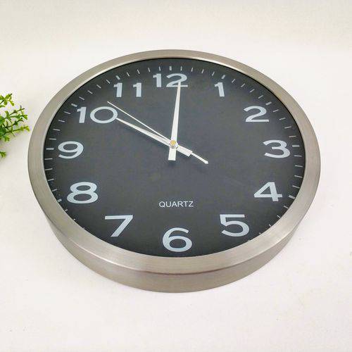 Relógio de Parede Quartz em Alumínio Escovado Ambiente Decoração Tropical  Multiloja