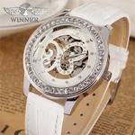 Relógio Winner, A Corda,feminino Mecânico,fundo branco,pulseira couro branco,Modelo 4949