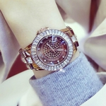 Ficha técnica e caractérísticas do produto 2017 Últimas Moda Feminina Luxo diamante relógios elegante Gosto de alta final Colecção Retro Relógios (Cor: Café)