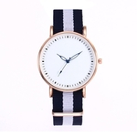 Ficha técnica e caractérísticas do produto Casual rel¨®gio de pulso ¨²nico Mulheres Homens Casal Nylon Strap Quartz Analog ZLF0163