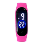 Ficha técnica e caractérísticas do produto FLY M4 Movimento Toque Mergulho Piscina Academia inteligente Pulseira LED com o mês Tempo Dia Exibição Fitbit and accessories