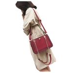 Ficha técnica e caractérísticas do produto Amyove Lovely gift Mulheres Moda Matte Rivet Shoulder Bag Lady cor sólida Crossbody Bolsa Casual PU