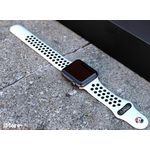 Ficha técnica e caractérísticas do produto Pulseira esportiva para Apple Watch 42mm Serie 1/2/3 - Branca com Preto