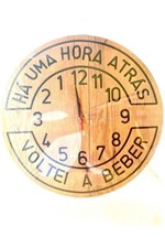 Ficha técnica e caractérísticas do produto Relógio de Parede Tema uma Hora Atrás Voltei a Beber - Oeste Wood