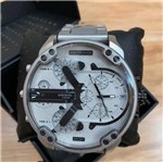 Ficha técnica e caractérísticas do produto Relógio Diesel Mr. Daddy 2.0 Branco Detalhes Preto - DZ7421 Chronograph 3 Bar