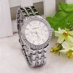 Ficha técnica e caractérísticas do produto Niceday Relógios de luxo das mulheres Rhinestone Diamante da forma do aço completa Ladies Watch