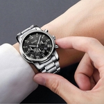 Ficha técnica e caractérísticas do produto Três Eye Six Needle Calendário Luminous Quartz relógios em aço inoxidável Faixa de Moda Men Watch